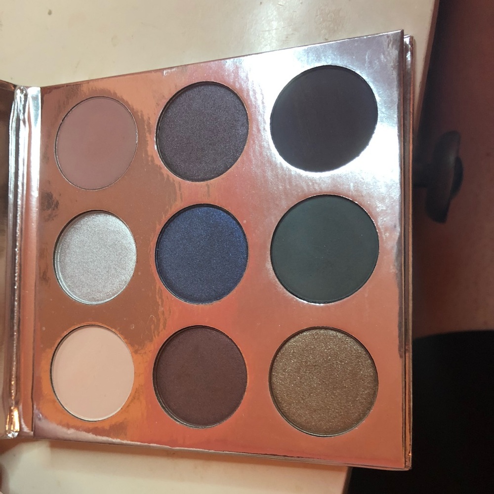 Kylie 2016 eyeshadow palette